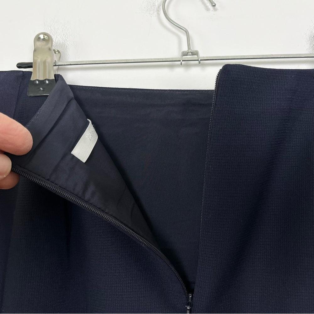 Boss Navy Blue Classic Minimalist Wool Pencil Skirt Lined‎ Size 4 Back Slit - Picture 7 of 12